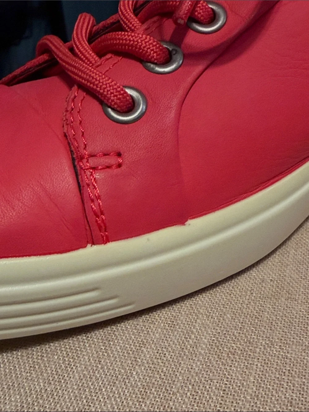 Ecco Women’s Coral Pink Leather Lace-Up Sneakers, Size 9 extra width